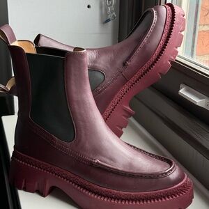 Coach Women’s Burgundy Leather Lug Sole Chelsea Boot | Size 9